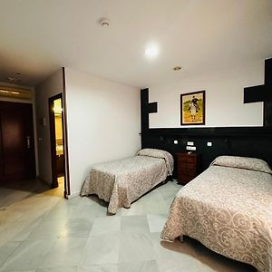 Habitación con 2 Camas Individuales